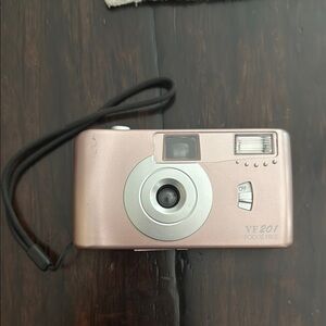 VR201 Focus Free Pink Camera